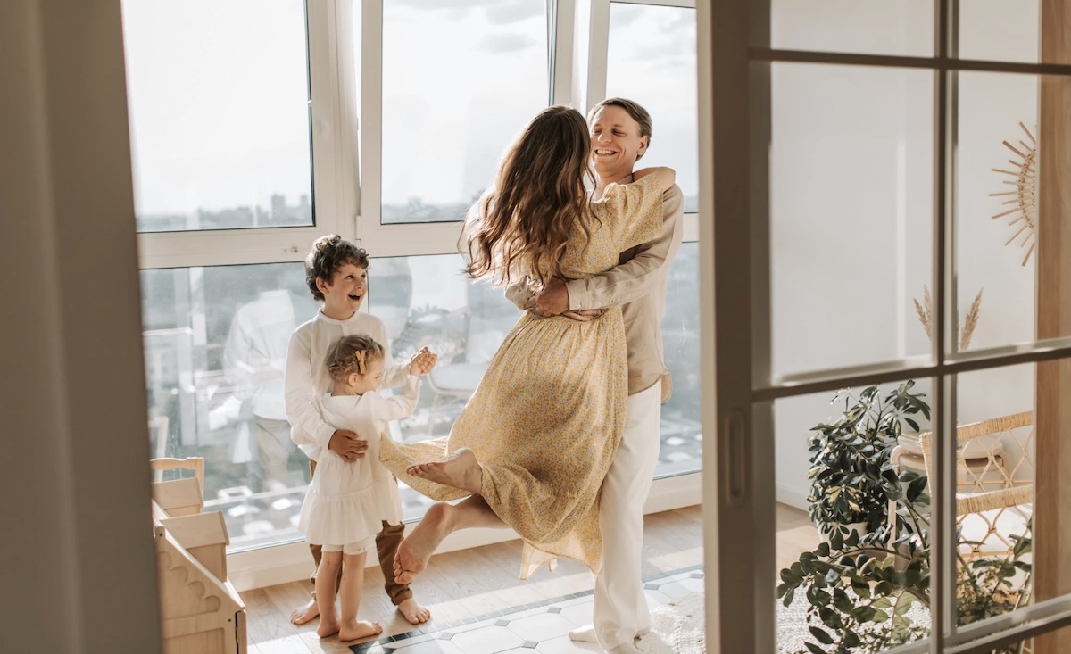 Family celebrating together. Image: Pexels - Vlada Karpovich