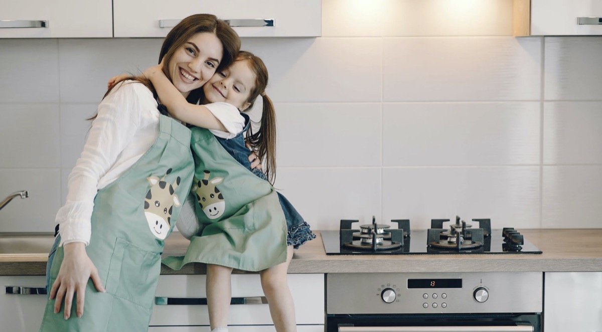 Mother daughter cooking together in kitchen Image: Pexels - Gustavo Fring