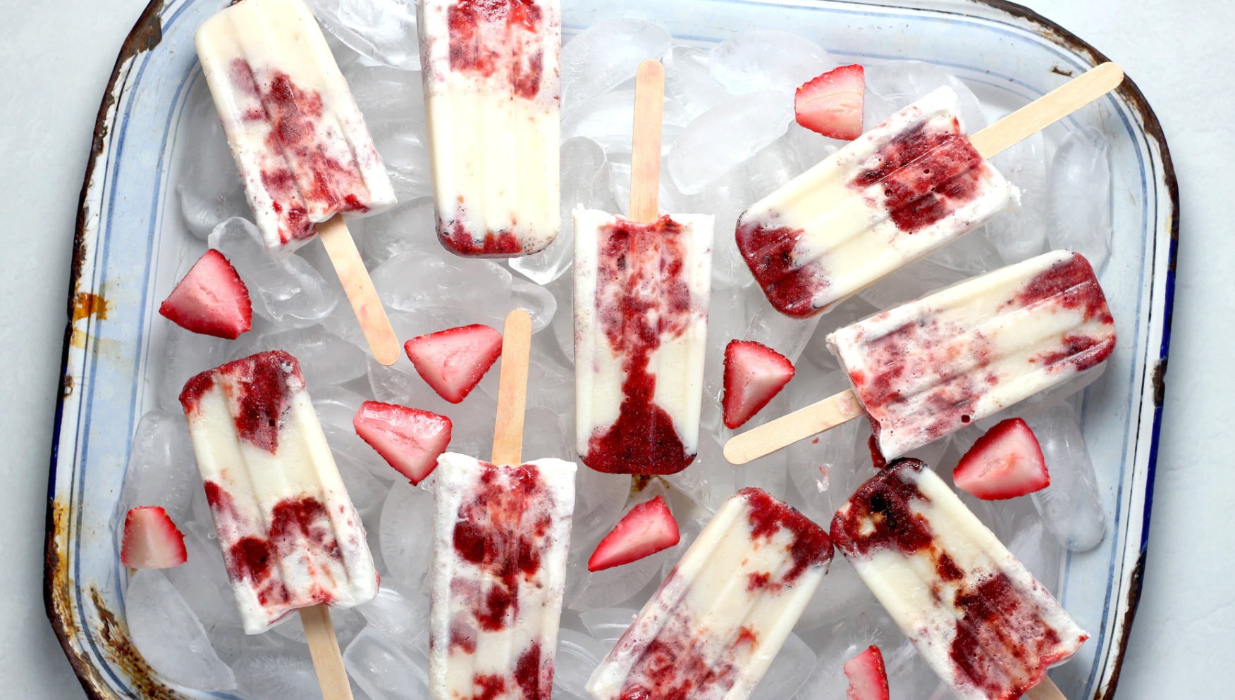 Strawberry popsicles homemade