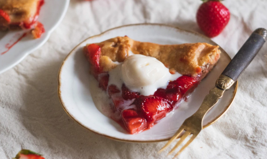 Slice of strawberry pie 