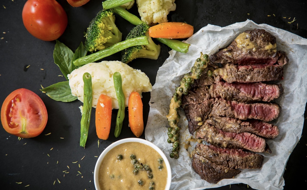 Meat and vegetables. Image: Pexels - Malidate Van